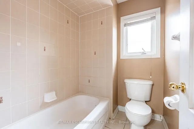 Additional image 28 of 15 Hellyer Ave