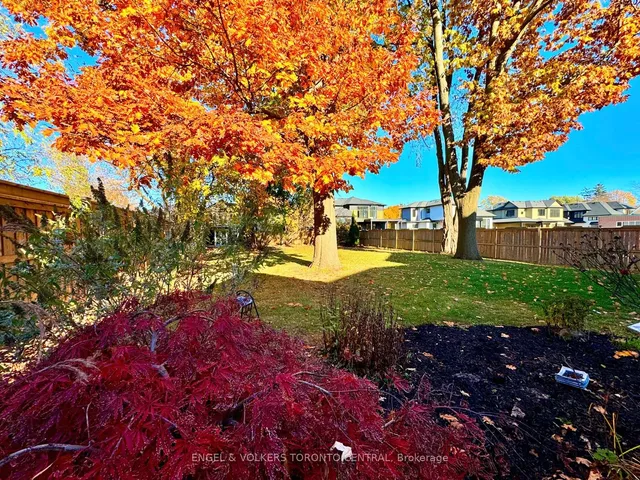 Additional image 34 of 319 Henderson Rd