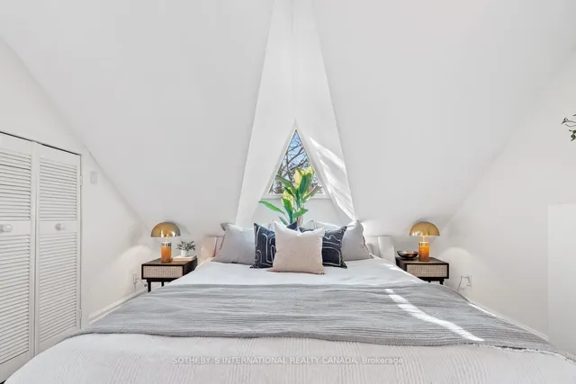 Additional image 32 of 184 Macpherson Ave