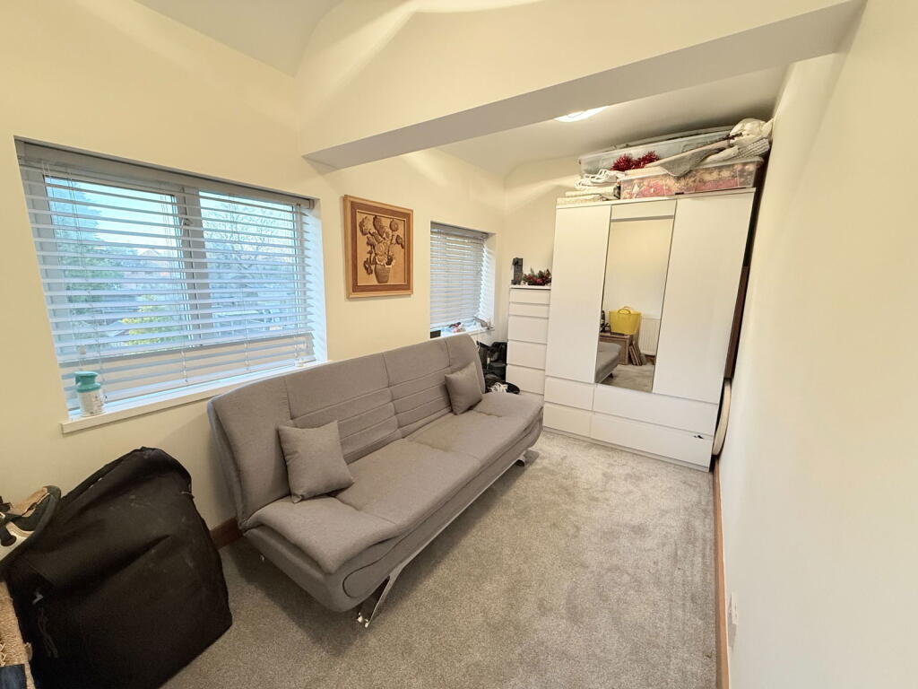 Additional image 17 of Hazeloak Road, Shirley