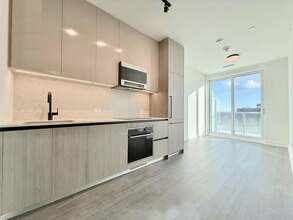 Additional image 5 of 1109-425 Front St E