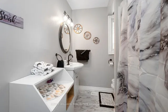 Additional image 15 of 53 Amoro Dr