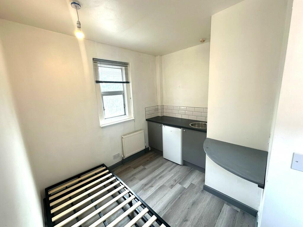 Additional image 2 of Everton Road, Yeovil