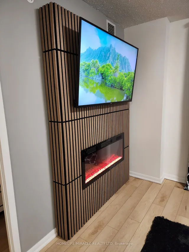 Additional image 6 of 800 Lawrence Ave Unit 407