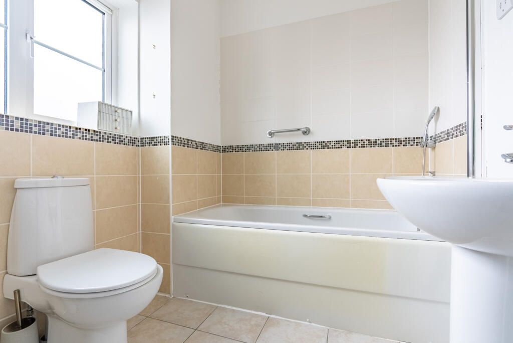 Additional image 17 of Old School Drive, Wheathampstead, St. Albans, Hertfordshire, AL4