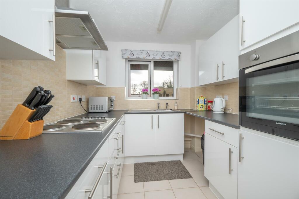 Additional image 4 of Chestnut Walk, Henley-In-Arden