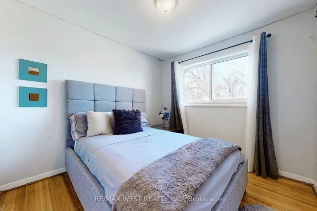 Additional image 27 of 78 Primula Cres