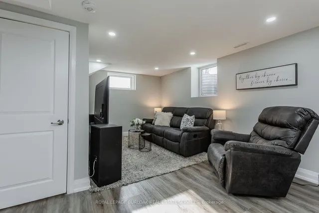 Additional image 31 of 1291 Princeton Cres