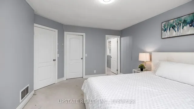 Additional image 29 of 23 Louisburg Cres