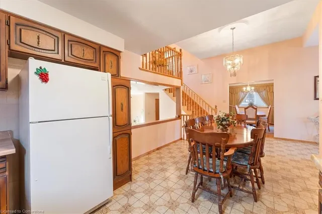 Additional image 18 of 17 Colgate Crt