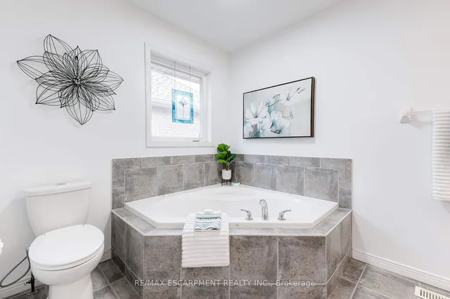 Additional image 26 of 12 Edgecroft Cres