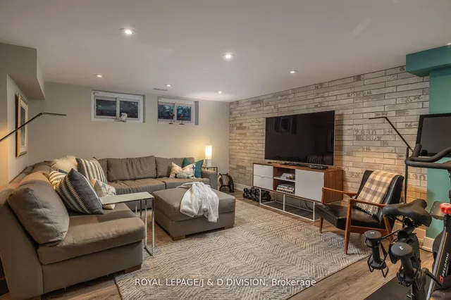 Additional image 29 of 269 Oriole Pkwy