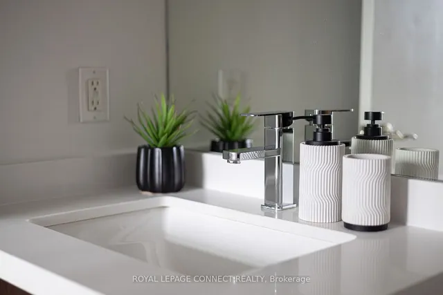 Additional image 28 of 61 Heintzman St Unit 1119