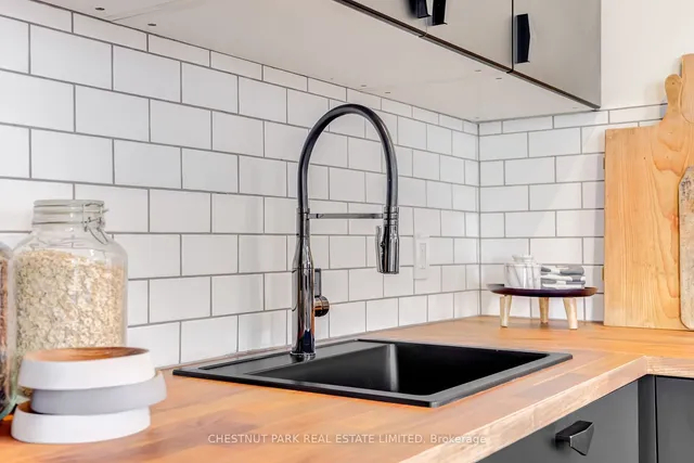 Additional image 7 of 326 Carlaw Ave Unit 214