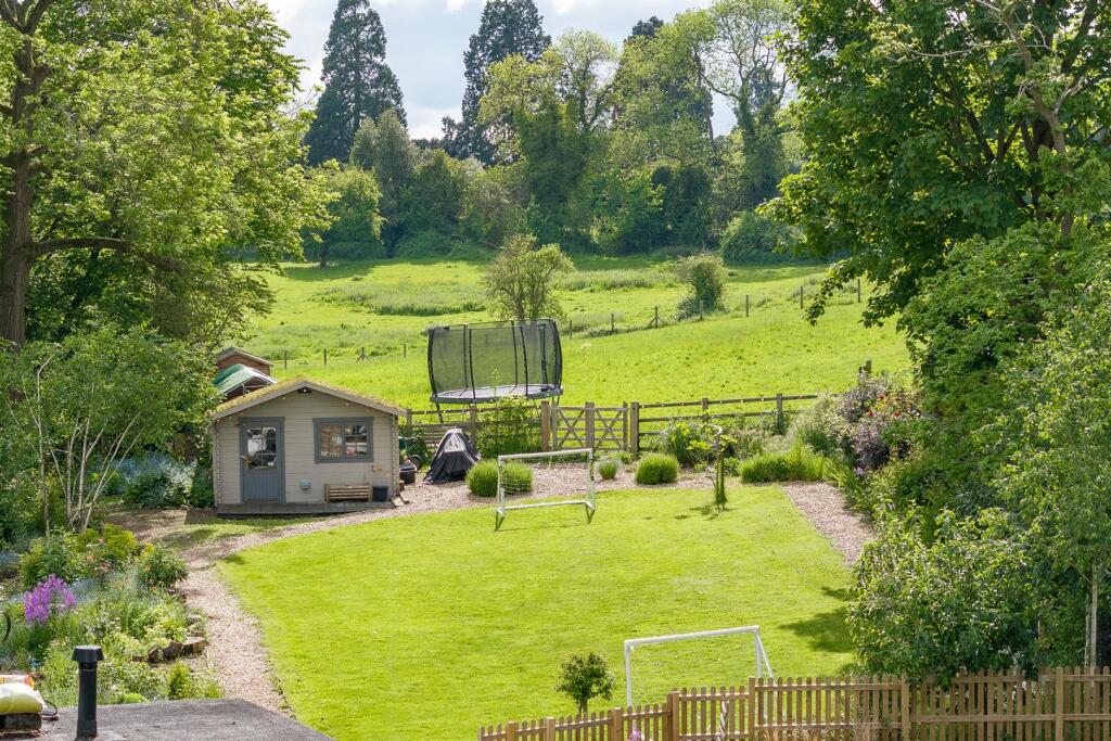 Additional image 22 of The Avenue, Welwyn