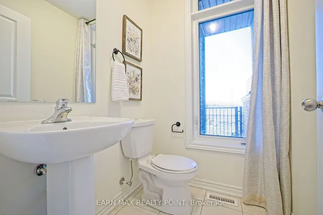 Additional image 22 of 90 Donald Ficht Cres