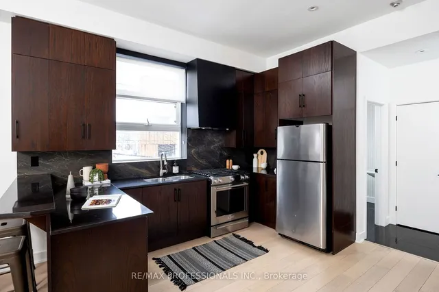 Additional image 5 of 235 Medland St Unit 207