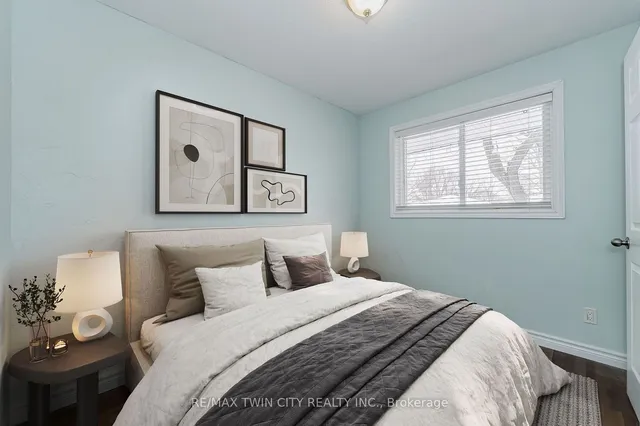 Additional image 20 of 16 Overlea Cres