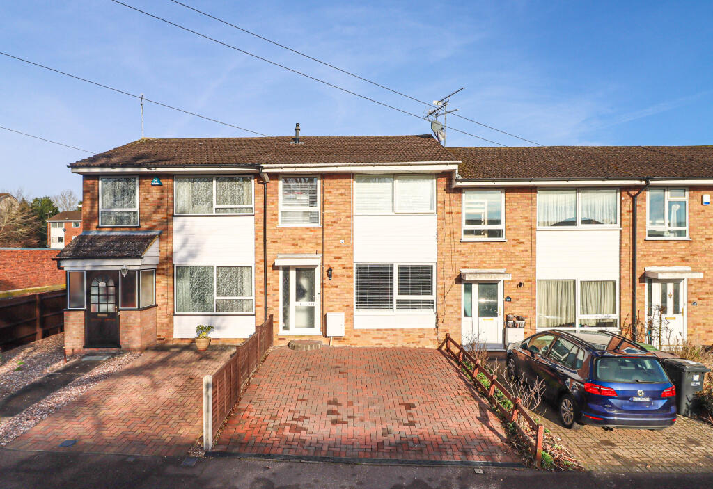 Cedarwood Drive, St. Albans, Hertfordshire, AL4