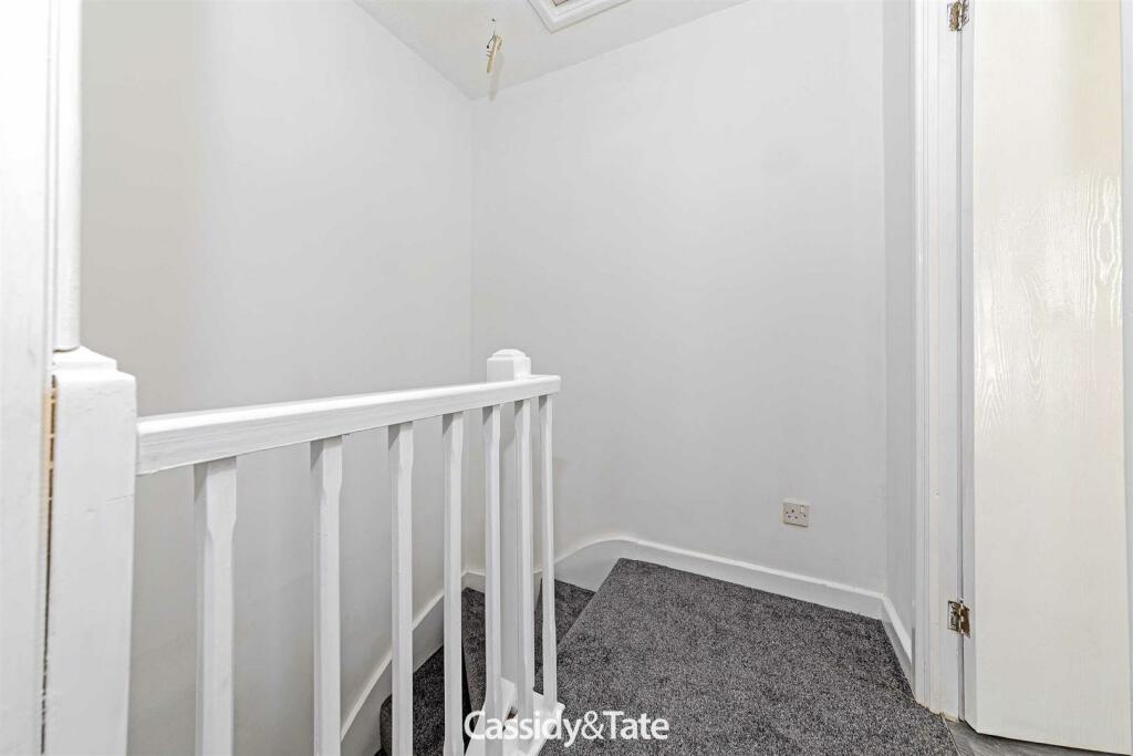 Additional image 8 of Wynchlands Crescent, St Albans