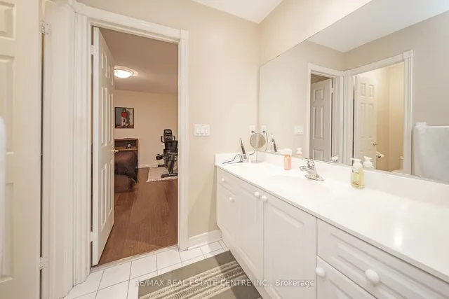 Additional image 33 of 733 Macbeth Hts