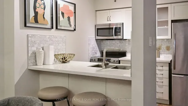 Additional image 22 of 38 Western Battery Rd Unit 612