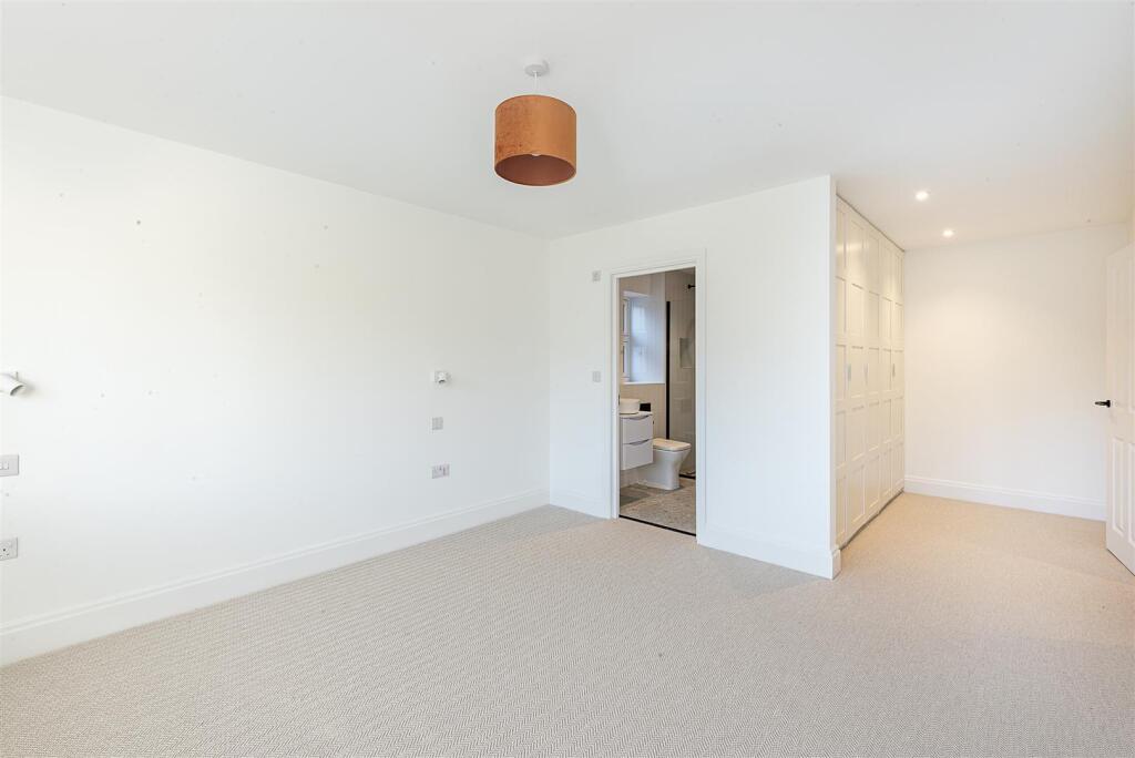 Additional image 9 of Sauncey Avenue, Harpenden