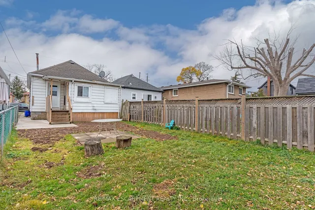 Additional image 37 of 289 Roxborough Ave