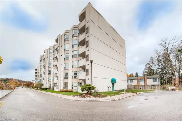 Additional image 6 of 3267 King St Unit 108