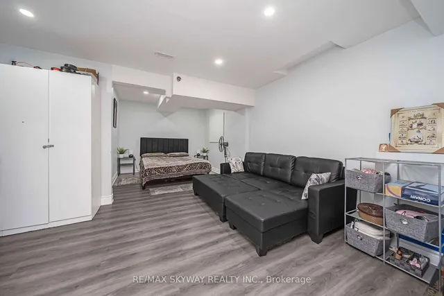 Additional image 23 of 137 Seaside Circ