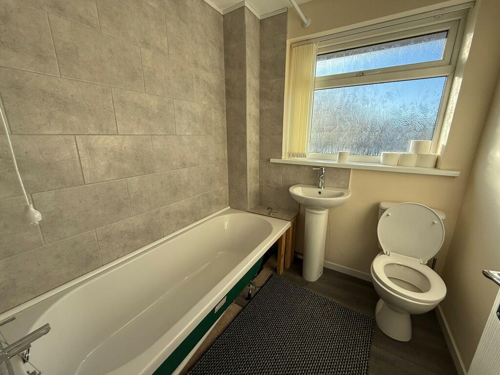 Additional image 4 of Westmead Drive, Oldbury, West Midlands, B68