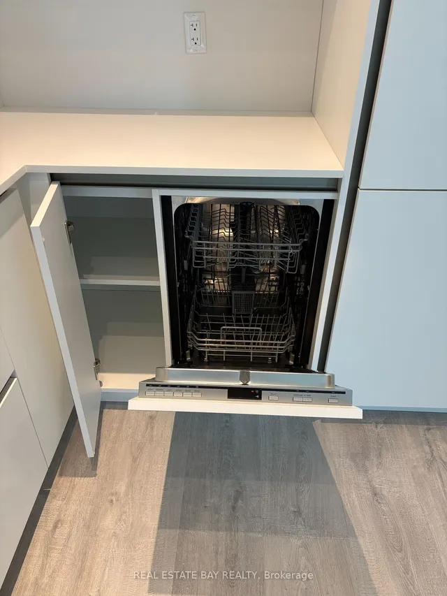 Additional image 26 of 327 King St Unit 4104