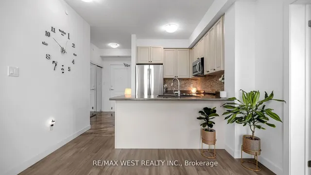 Additional image 19 of 101 Shoreview Pl Unit 131