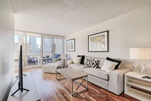 Additional image 9 of 86 gerrard St Unit 8E