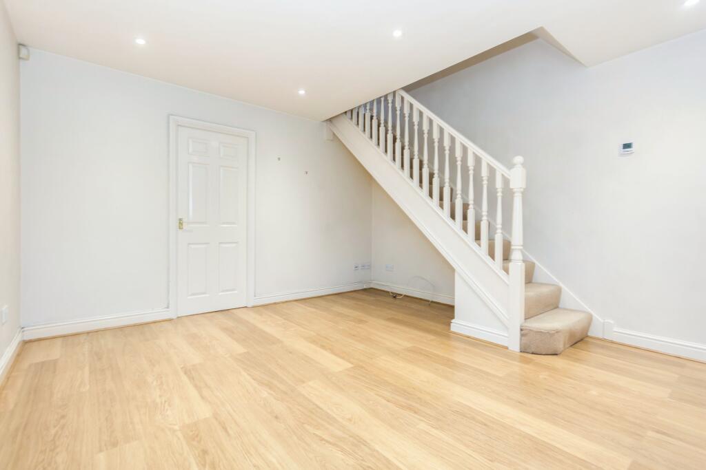 Additional image 10 of Lady Bracknell Mews, B31