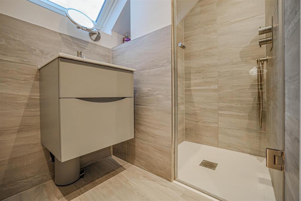 Additional image 29 of Luton Road, Harpenden, AL5