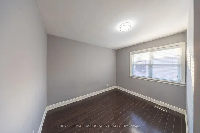 Additional image 16 of 3988 Ellesmere Rd