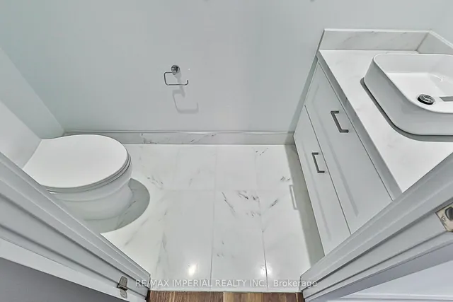 Additional image 22 of 455 Wellington St Unit 910