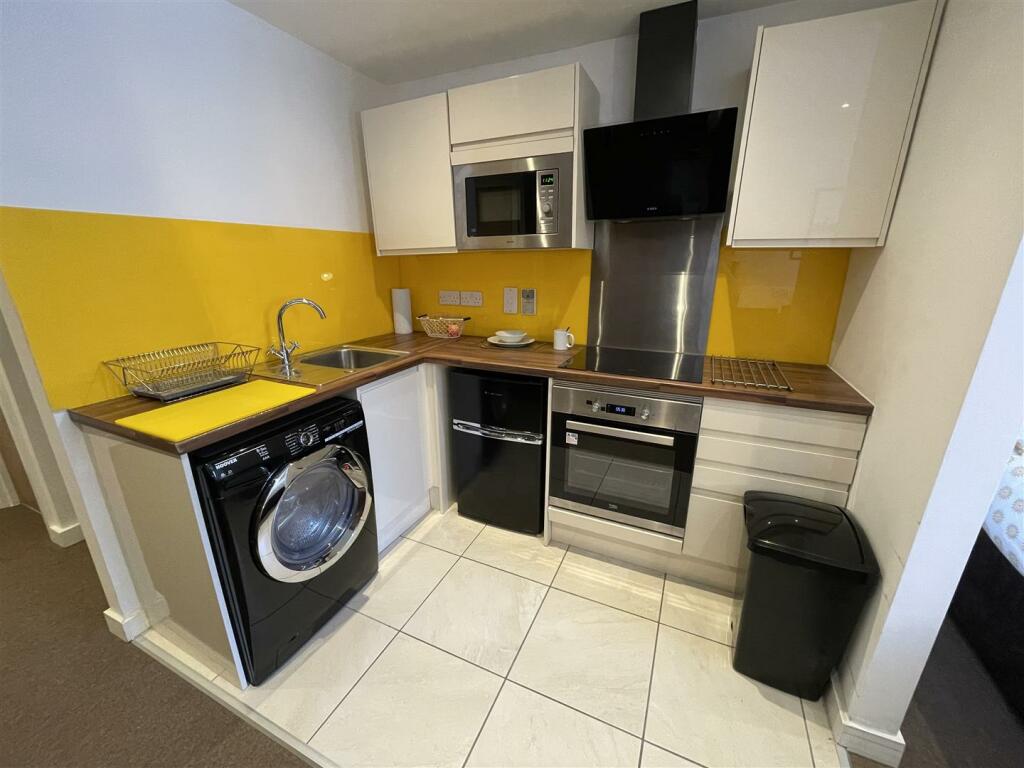 Additional image 7 of C6G Second