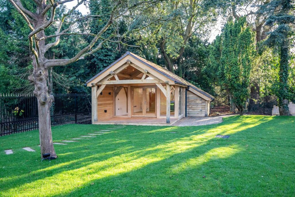 Additional image 19 of Oakridge, Drop Lane, Bricket Wood, St Albans, AL2