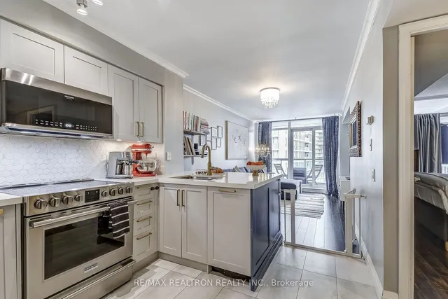 Additional image 5 of 30 Harrison Garden Blvd Unit 1009