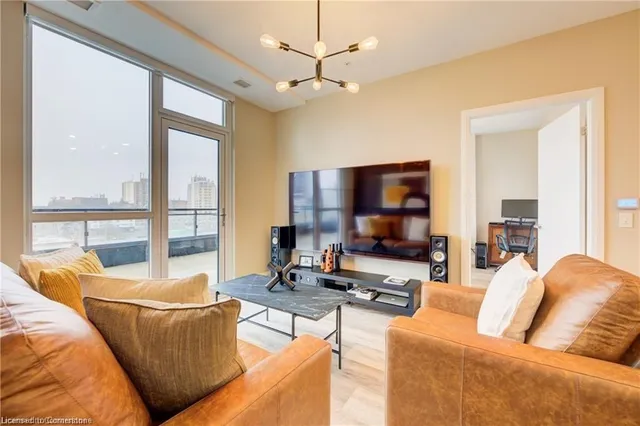 Additional image 33 of 60 Charles St Unit 604