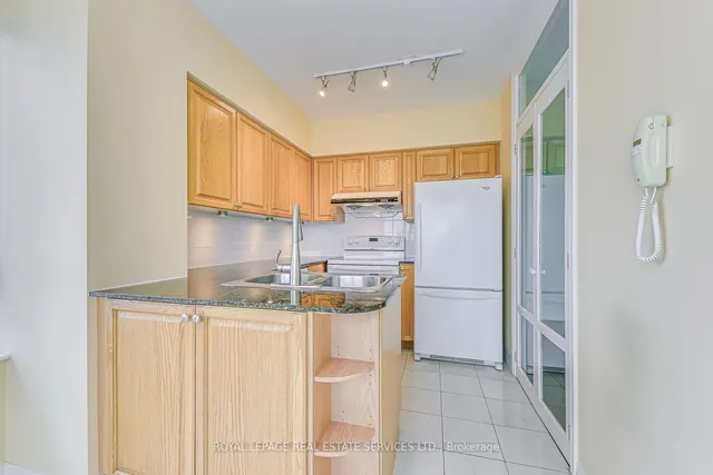 Additional image 18 of 38 Fontenay Crt Unit 607