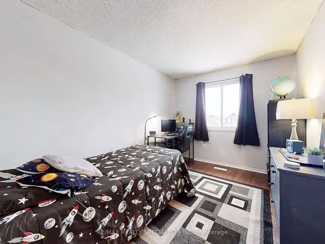 Additional image 21 of 8 Stephensen Crt