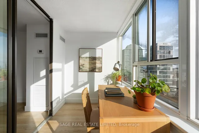 Additional image 19 of 45 Carlton St Unit 2003