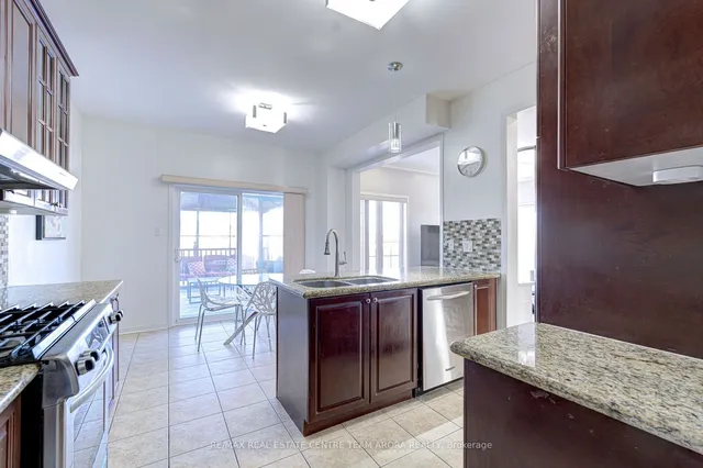 Additional image 14 of 15 Roundstone Dr