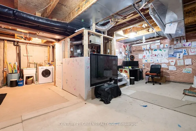 Additional image 28 of 843 Gifford Cres