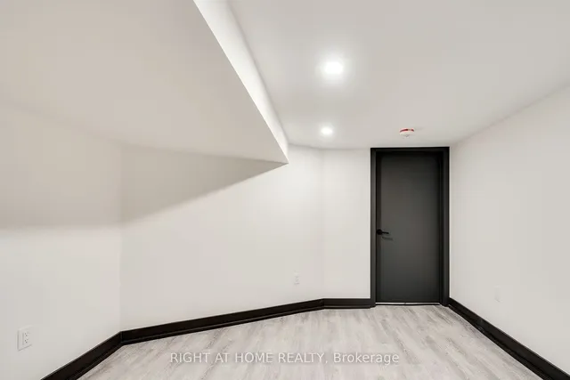 Additional image 33 of 183 Maplewood Ave