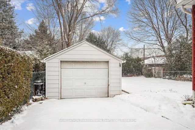 Additional image 34 of 21 Shaver Ave