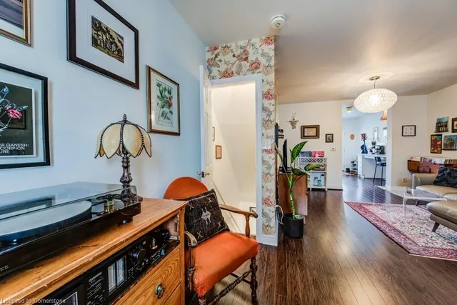 Additional image 10 of 245 Wellington St